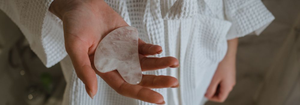 Routine complète visage avec son Gua Sha et son Rouleau
