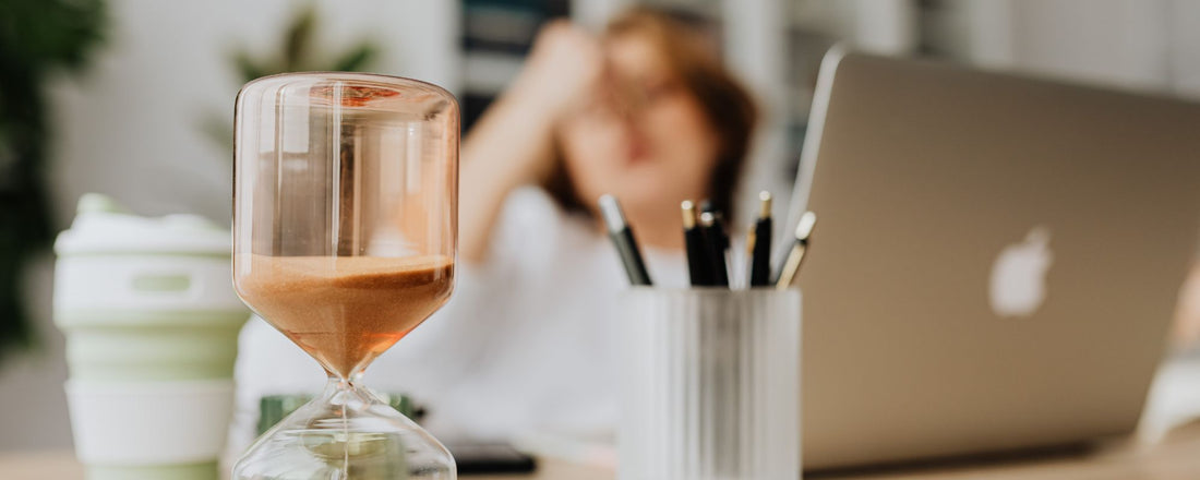 Gestion du Stress et Deadlines : Ton Kit de Survie en Pierres Naturelles - Zelia Paris