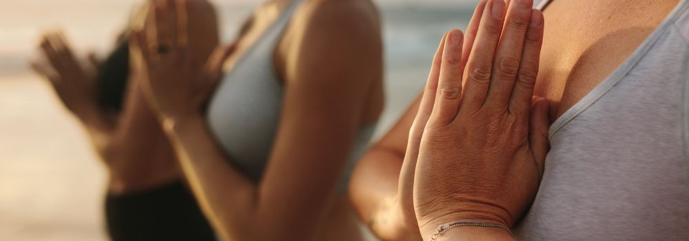 Routine bien-être du soir avec les pierres : 10 minutes pour lâcher prise