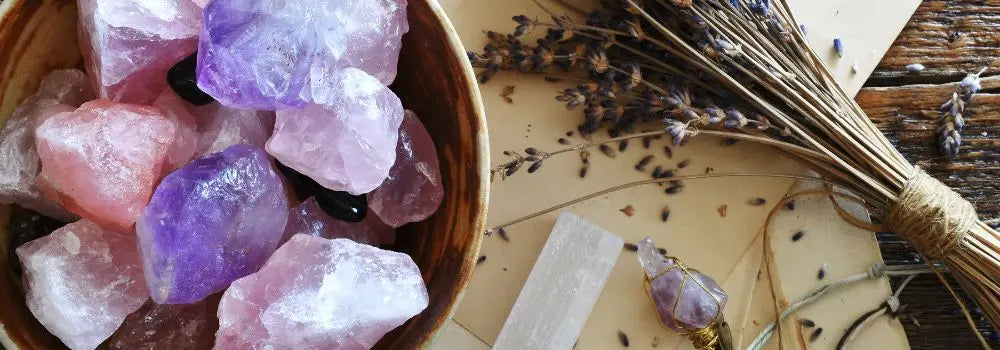 Top 5 des pierres indispensables pour surmonter le stress et l’anxiété - Zelia Paris