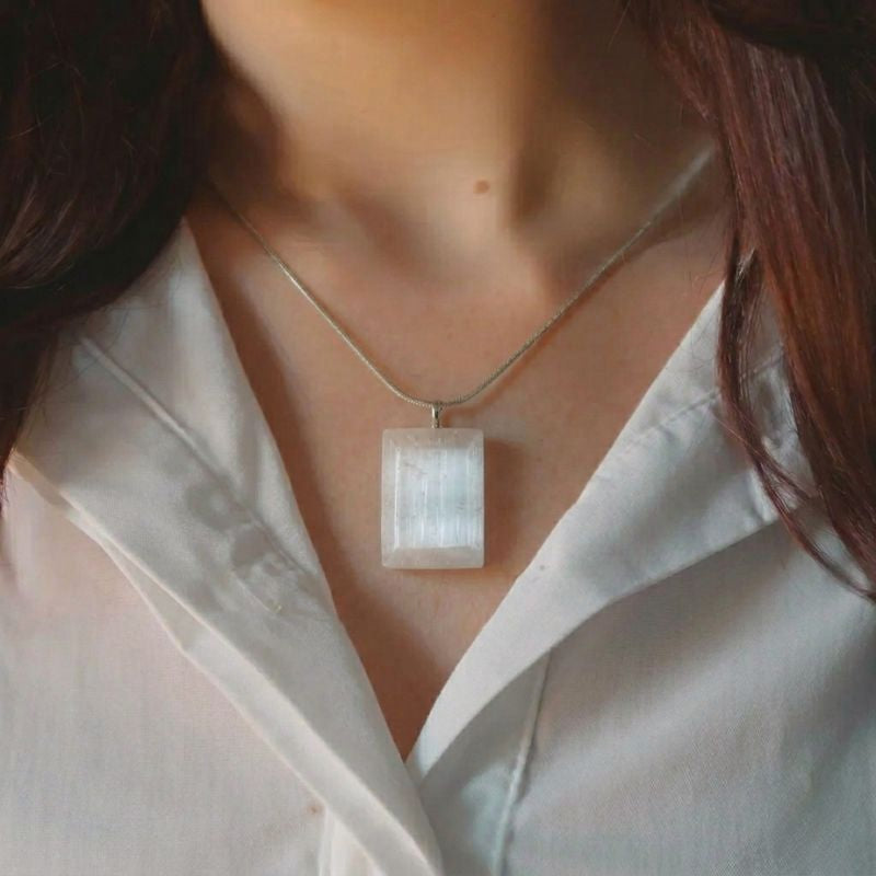 Collier Pendentif | Sélénite - Zelia Paris